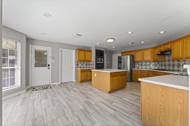 2215 Winecup, League City, TX 77573