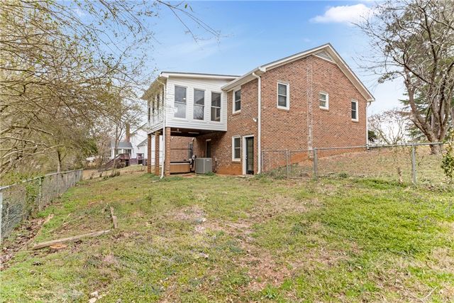 400 Quail Run Circle, Fountain Inn, SC 29644