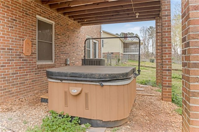 400 Quail Run Circle, Fountain Inn, SC 29644