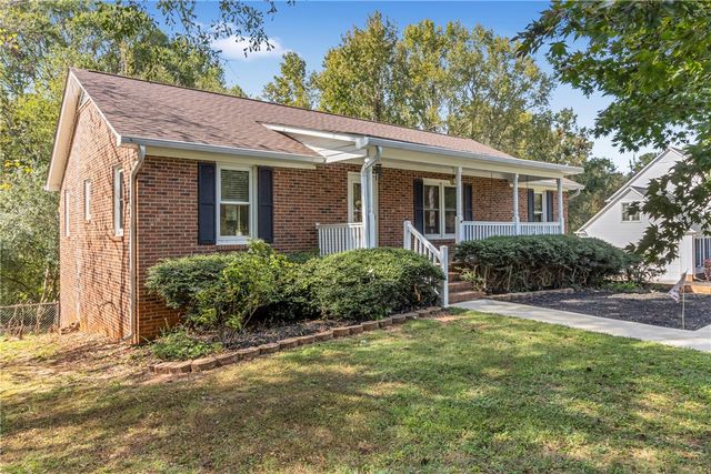 400 Quail Run Circle, Fountain Inn, SC 29644
