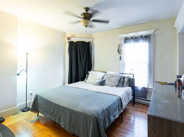 18 Edson St, Lowell, MA 01851