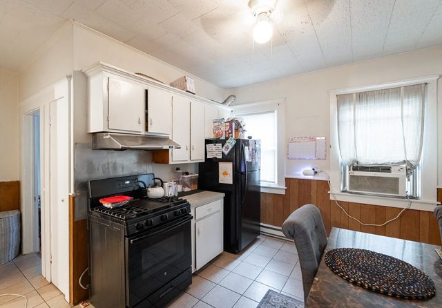 18 Edson St, Lowell, MA 01851