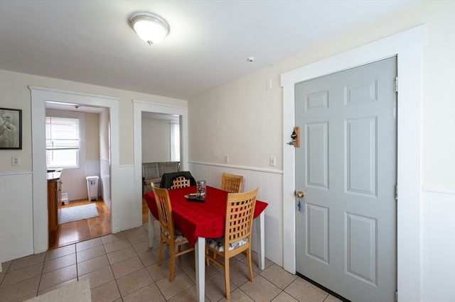 18 Edson St, Lowell, MA 01851