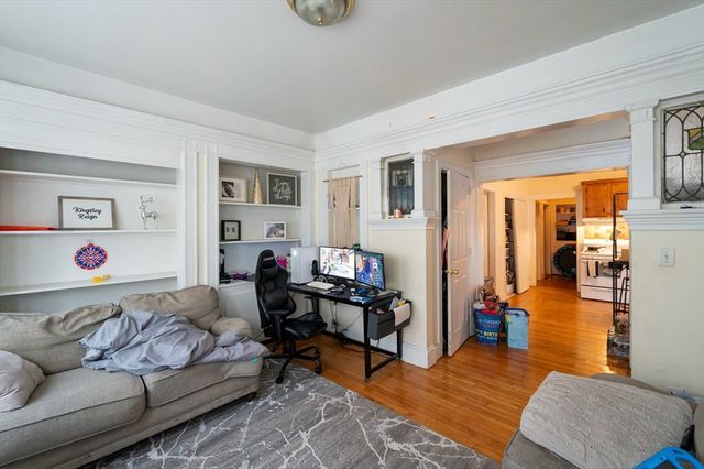 18 Edson St, Lowell, MA 01851