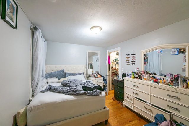 18 Edson St, Lowell, MA 01851