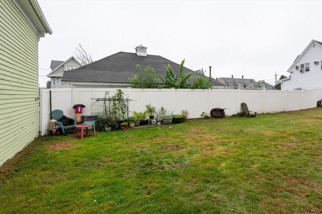 18 Edson St, Lowell, MA 01851