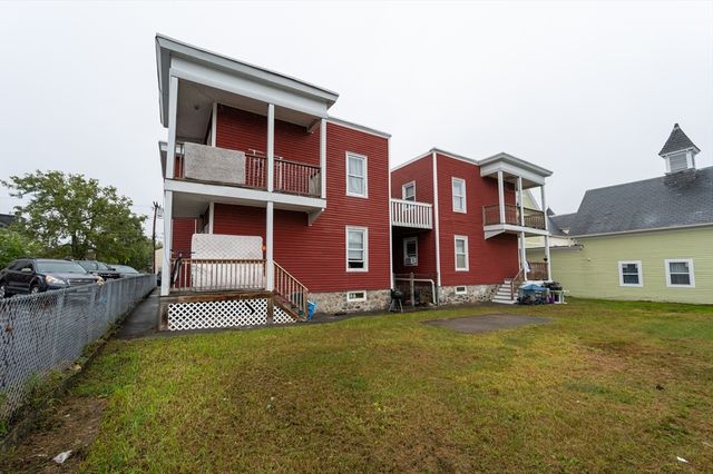 18 Edson St, Lowell, MA 01851