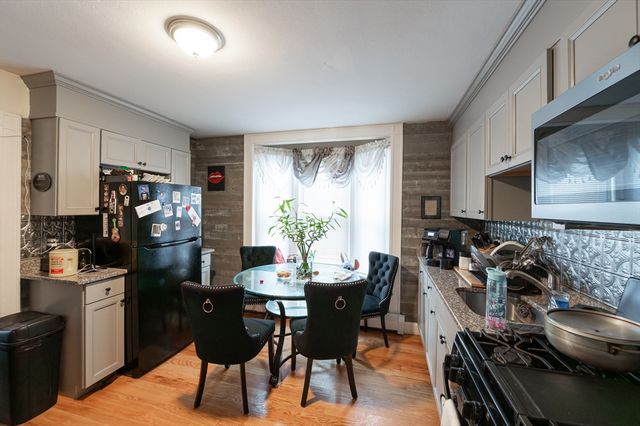 18 Edson St, Lowell, MA 01851