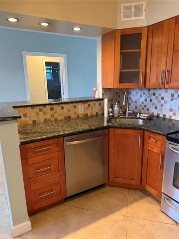 3212 NE 10th St 6, Pompano Beach, FL 33062