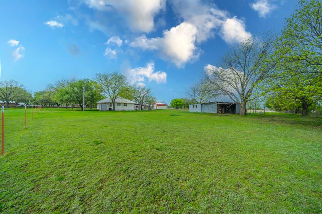 275 Belknap Circle, Newcastle, TX 76372