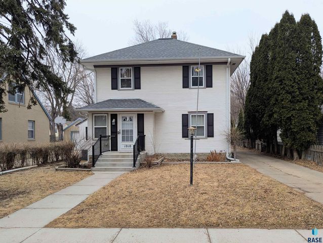 1010 W 7th St Street, Sioux Falls, SD 57104
