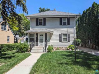 1010 W 7th St Street, Sioux Falls, SD 57104