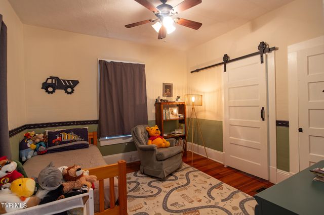 107 Peachtree Street, Johnson City, TN 37604