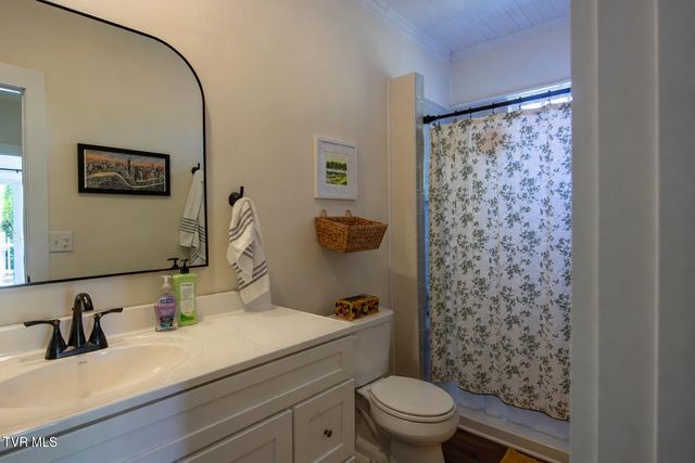 107 Peachtree Street, Johnson City, TN 37604