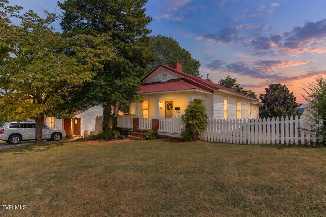 107 Peachtree Street, Johnson City, TN 37604