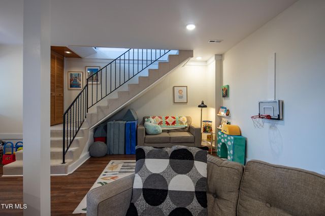 107 Peachtree Street, Johnson City, TN 37604