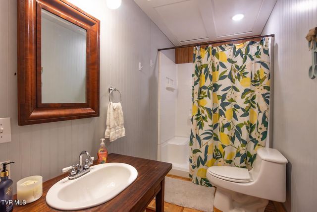 107 Peachtree Street, Johnson City, TN 37604