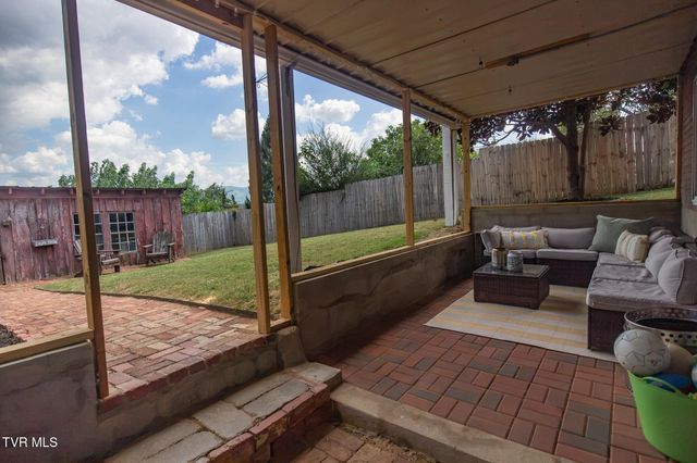 107 Peachtree Street, Johnson City, TN 37604