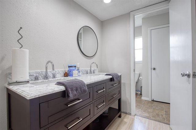 2422 Doverglen Drive, Missouri City, TX 77489