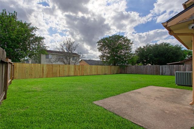 2422 Doverglen Drive, Missouri City, TX 77489