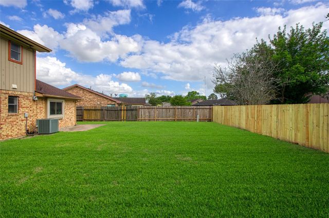 2422 Doverglen Drive, Missouri City, TX 77489