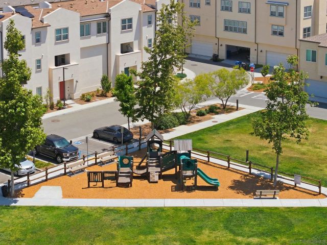 5212 Beachfront Cove 29, San Diego, CA 92154