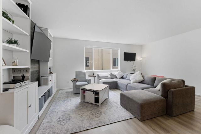 5212 Beachfront Cove 29, San Diego, CA 92154