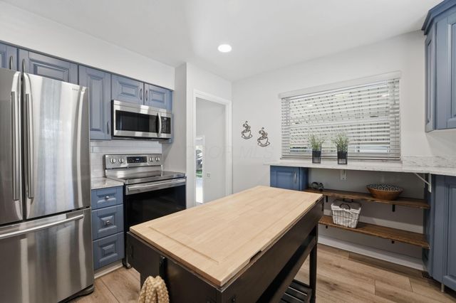 2257 Fishinger Road, Columbus, OH 43221