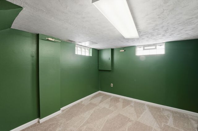 2257 Fishinger Road, Columbus, OH 43221