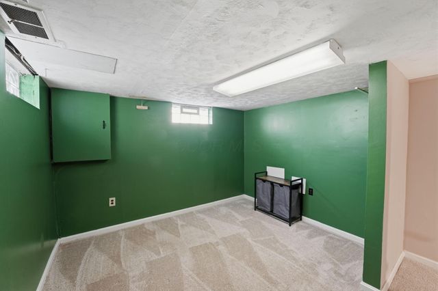 2257 Fishinger Road, Columbus, OH 43221
