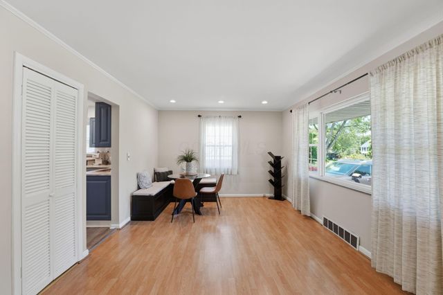 2257 Fishinger Road, Columbus, OH 43221