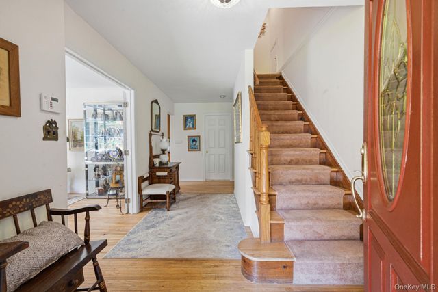 2 Rainbow Lane, East Moriches, NY 11940