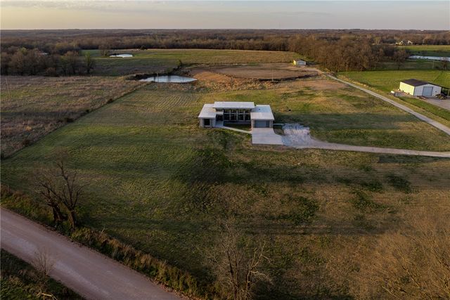 14338 Fruitwood Road, Gravette, AR 72736