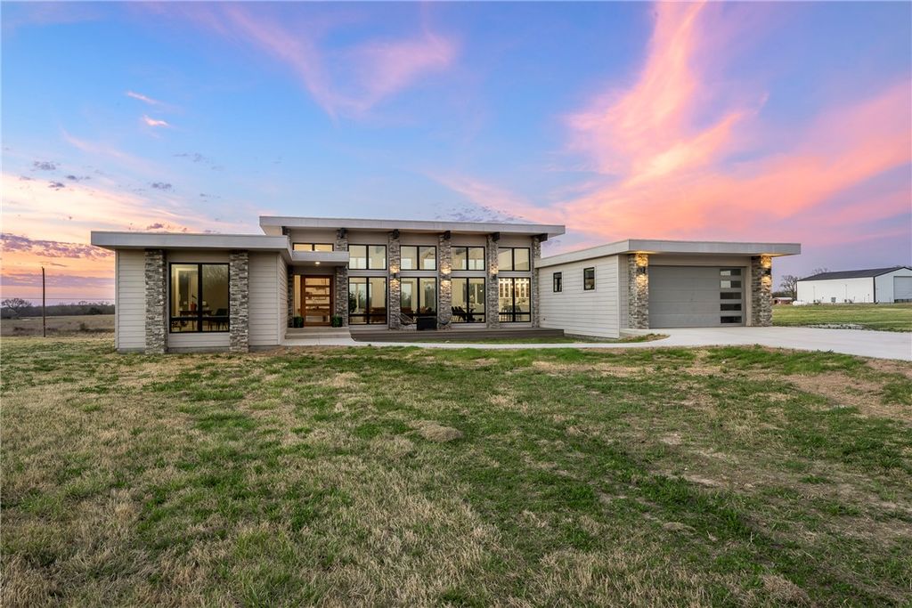 14338 Fruitwood Road, Gravette, AR 72736