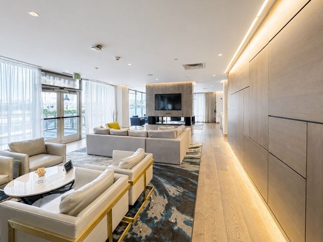 65 Lewis St 202, Boston, MA 02128