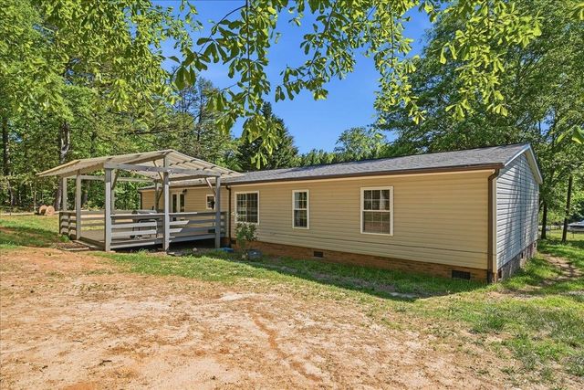 315 Highwood Drive, Campobello, SC 29322