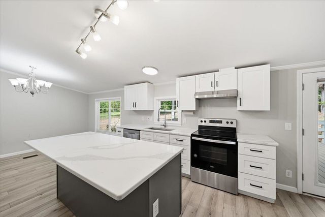 315 Highwood Drive, Campobello, SC 29322