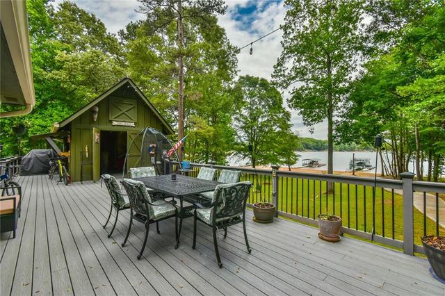 591 Rue Cezzan, Lavonia, GA 30553
