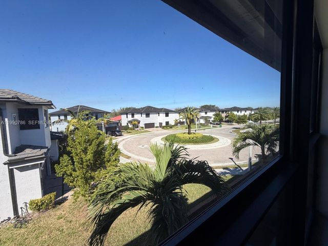 9143 NW 161st St 9143, Miami Lakes, FL 33018