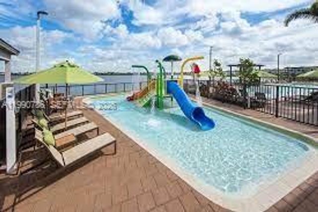 9143 NW 161st St 9143, Miami Lakes, FL 33018