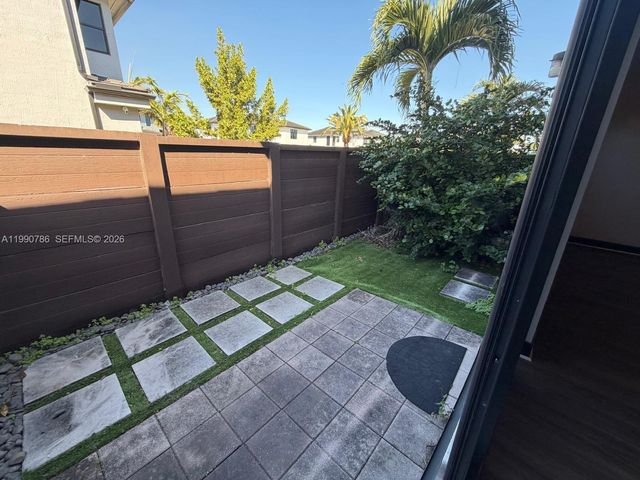 9143 NW 161st St 9143, Miami Lakes, FL 33018