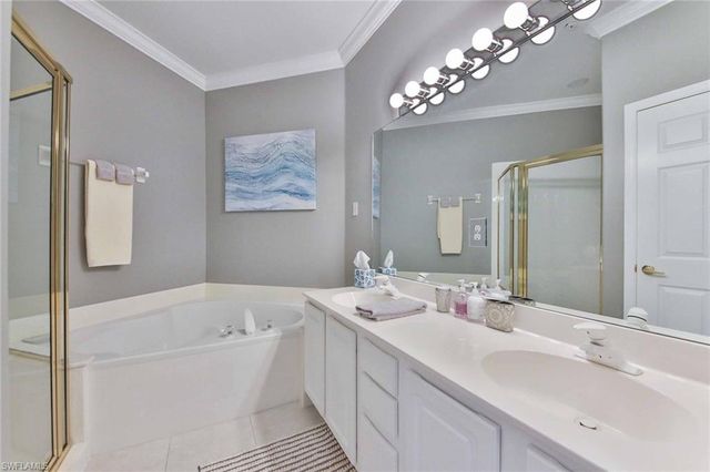 2215 Arielle DR 1203, Naples, FL 34109