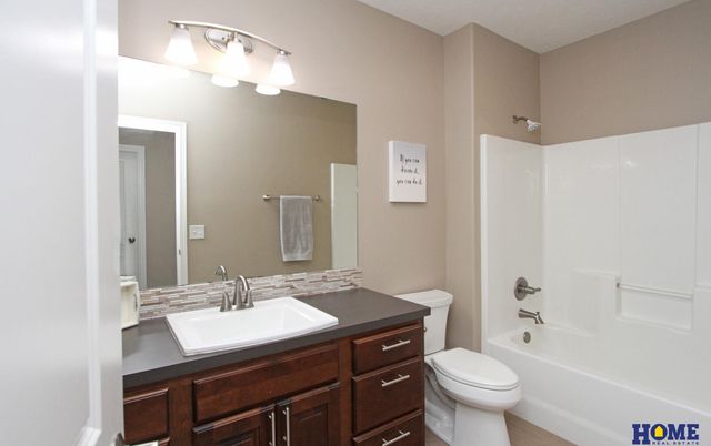 2953 Forest Avenue, Lincoln, NE 68516