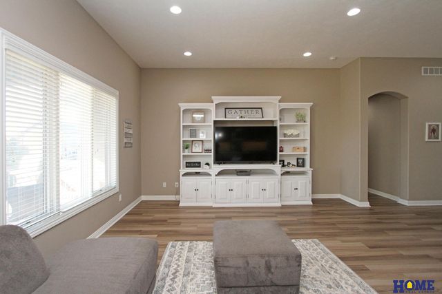 2953 Forest Avenue, Lincoln, NE 68516