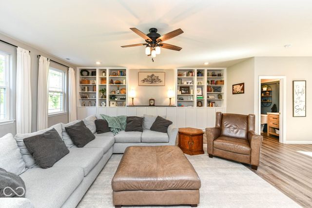 3232 S Cordell Road, New Palestine, IN 46163