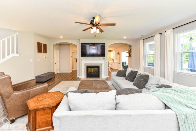 3232 S Cordell Road, New Palestine, IN 46163
