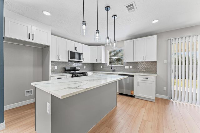 28827 Sedgefield Street, Spring, TX 77386