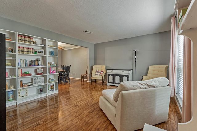 100 W Rainbow Ridge Circle, The Woodlands, TX 77381