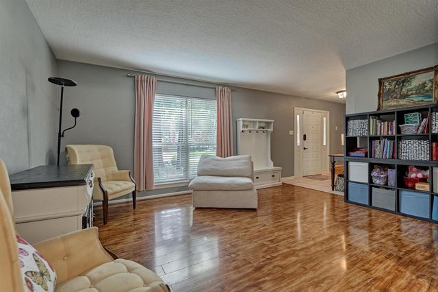 100 W Rainbow Ridge Circle, The Woodlands, TX 77381