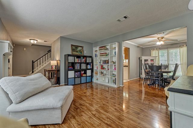 100 W Rainbow Ridge Circle, The Woodlands, TX 77381